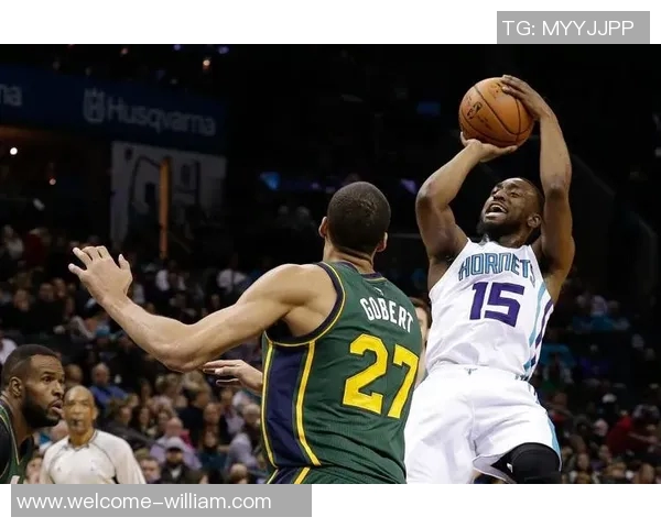 邹雨宸高效表现12投9中罚球10中8砍下27分11板成为内线核心力量